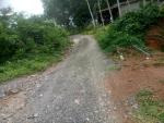 ลงพื้นที่สำรวจตามคำร้องเรียนของชาวบ้าน ตรวจสอบถนนชำรุด หมู่ท